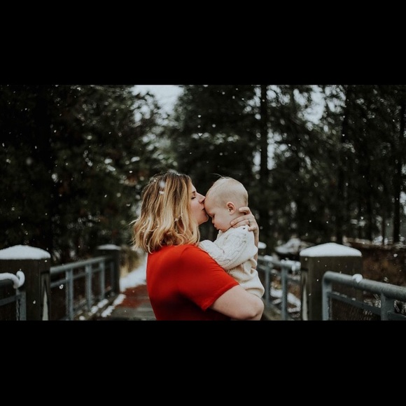 Meet your Posher, Alyssa! - Picture 2 of 4